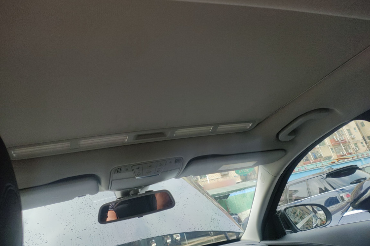 奔驰C级 2017款 改款 C 180 L 时尚型运动版局部细节22