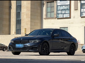 宝马3系 2022款 325i M运动曜夜套装