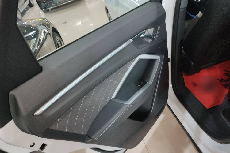 奥迪Q3 2024款 40 TFSI 时尚动感型中控内饰49