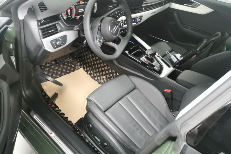 奥迪A5 2024款 Sportback 40 TFSI quattro 豪华动感型中控内饰19