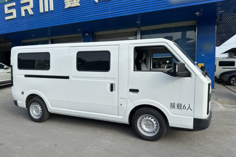 SRM鑫源新能源E3L 2025款 宁德41.86Kwh 305KM 实用型客车车身外观6002