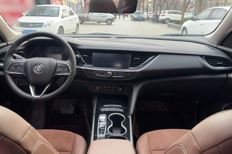 别克 君威 2023款 552T 智享型中控内饰7003