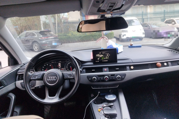 奥迪A4L 2019款 40 TFSI 进取型 国VI中控内饰12