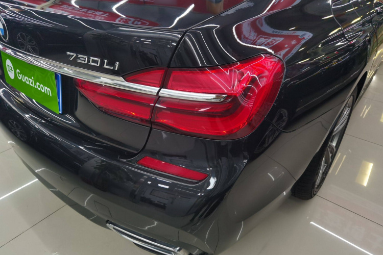 宝马7系 2018款 730Li 领先型 M运动套装车身外观6006