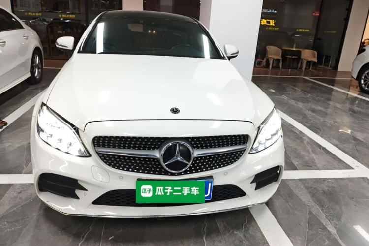 奔驰C级(进口) 2019款 C 260 轿跑车车身外观2