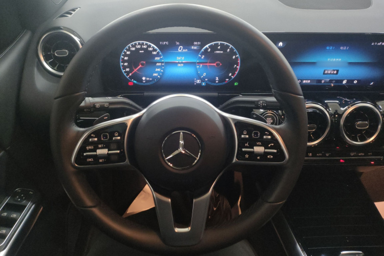 奔驰B级 2022款 改款 B 200 动感型中控内饰13