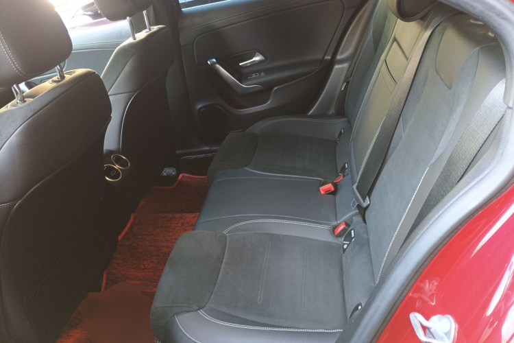 奔驰A级 2020款 改款 A 200 L 运动轿车时尚型中控内饰21