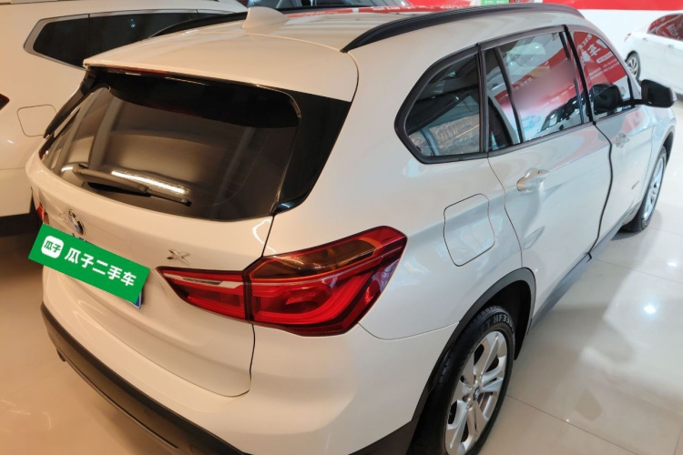 宝马X1 2016款 sDrive18Li 尊享型车身外观7