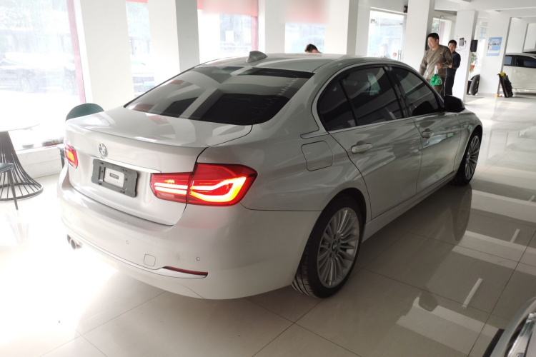 宝马3系 2018款 320Li 时尚型车身外观6005