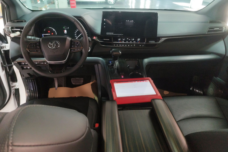丰田 赛那SIENNA 2024款 2.5L混动 四驱尊贵版中控内饰12