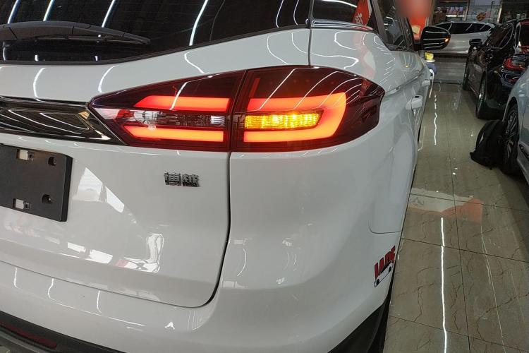 吉利汽车 博越 2020款 1.8TD DCT两驱智联型4G互联版车身外观9