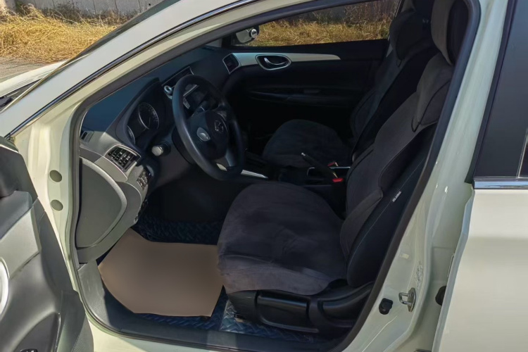 日产 轩逸 2022款 经典 1.6XE CVT舒适版中控内饰7002