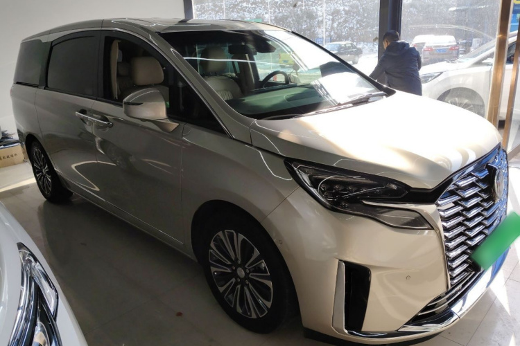 别克GL8 2022款 ES陆尊 653T 旗舰型车身外观3