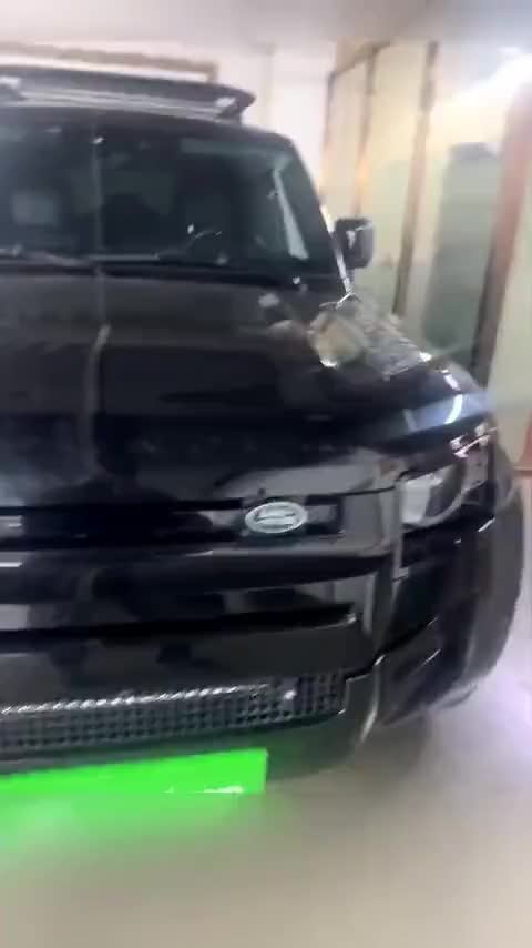 路虎卫士 2023款 改款 110 3.0T P400 暗黑特别版讲解2