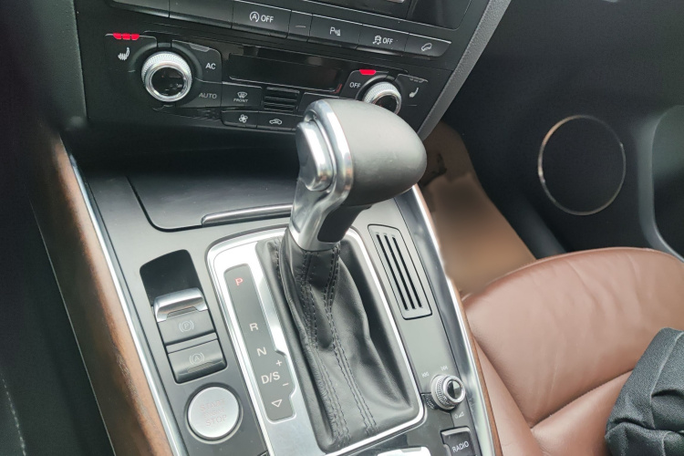 奥迪Q5 2013款 40 TFSI 舒适型局部细节18