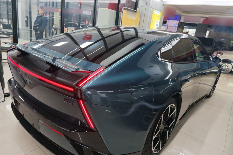 小鹏P7 2025款 702 长续航 Ultra车身外观7