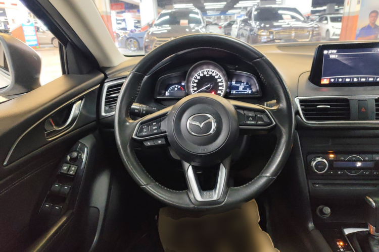 马自达3 昂克赛拉 2017款 三厢 2.0L 自动尊贵型 国V中控内饰13