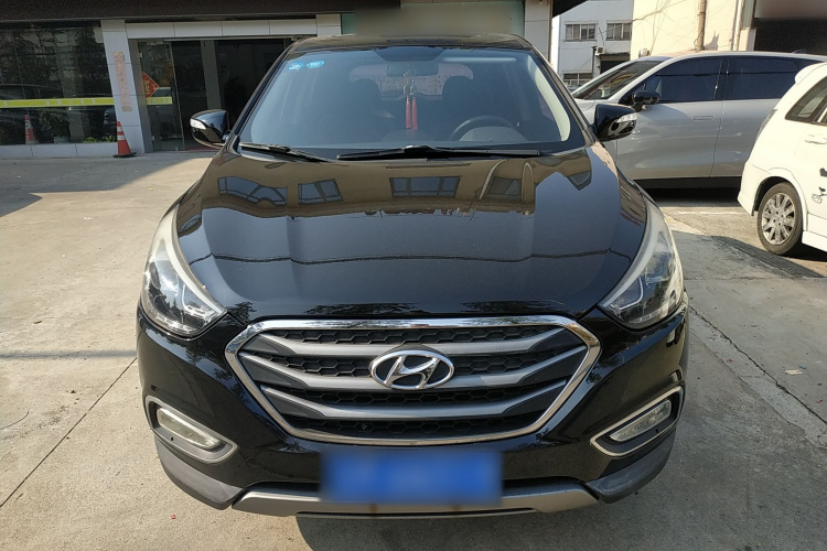 北京现代ix35 2015款 2.0L 自动两驱舒适型 国V车身外观2