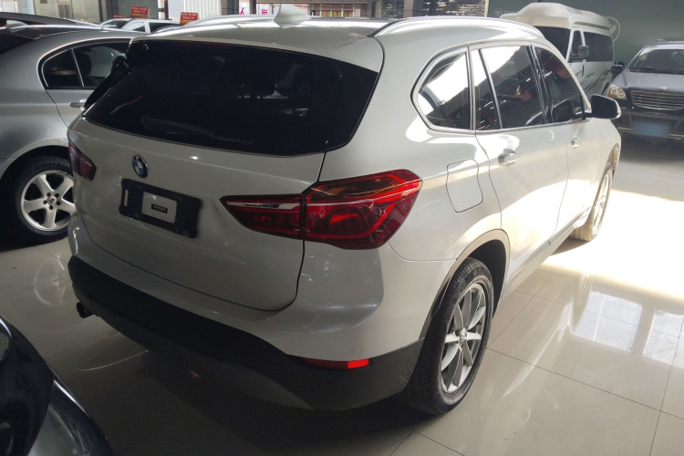 宝马X1 2018款 sDrive18Li 时尚型车身外观6005