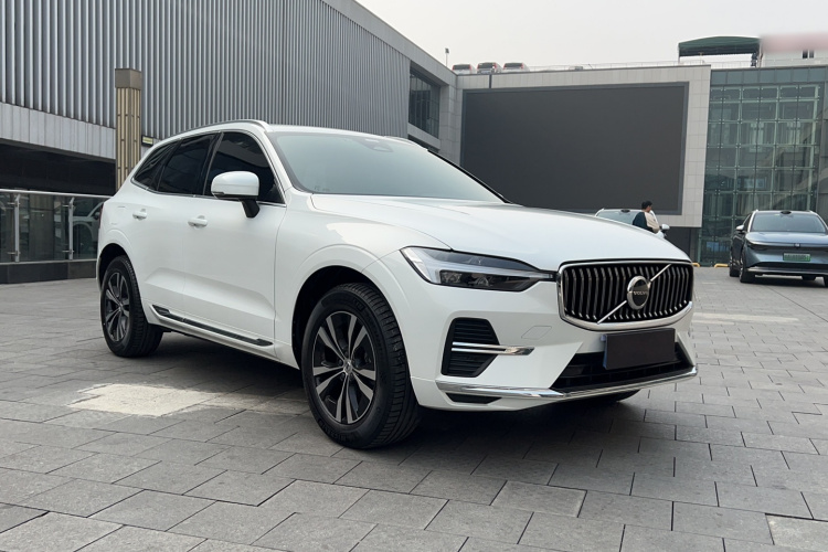 沃尔沃XC60 2023款 B5 四驱智逸豪华版车身外观6002