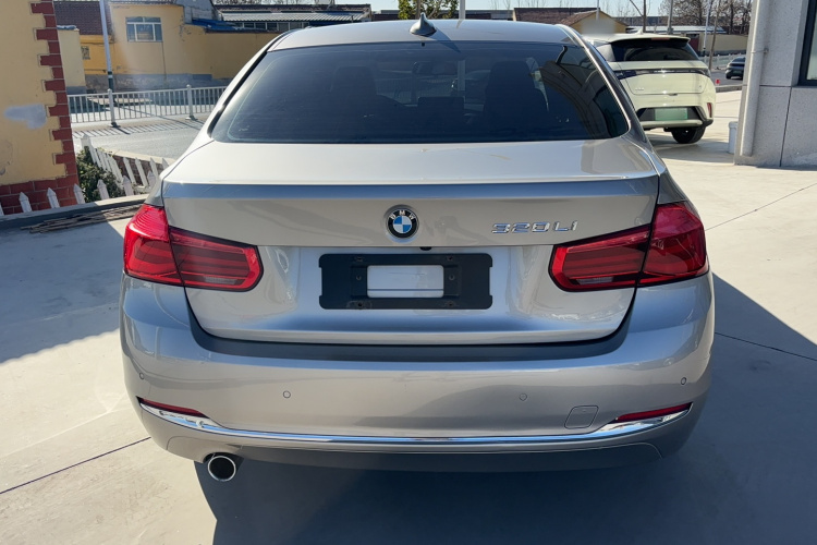 宝马3系 2016款 320Li 进取型车身外观6004