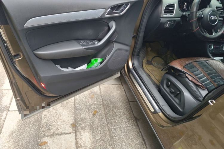 奥迪Q3 2015款 35 TFSI 进取型中控内饰20