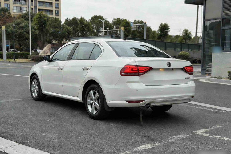 大众 朗逸 2015款 1.6L 自动风尚版车身外观6002