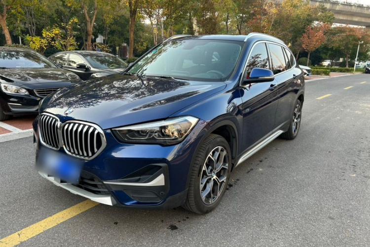 宝马X1 2020款 sDrive20Li 尊享型车身外观1