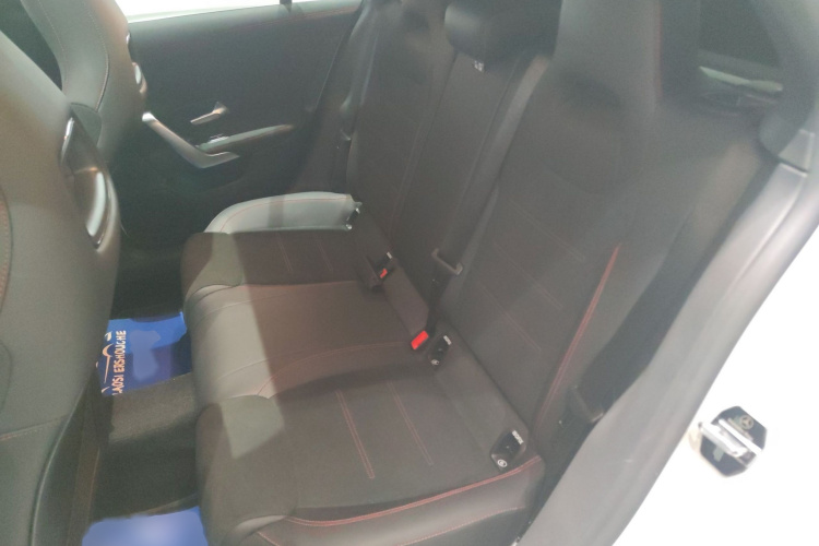 奔驰CLA 2023款 CLA 200 猎跑车中控内饰7004