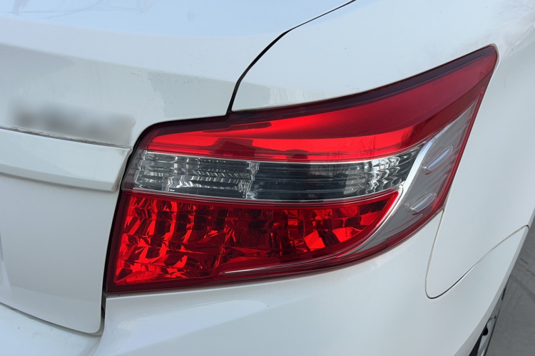 丰田 威驰 2014款 1.5L 自动智臻版车身外观6011