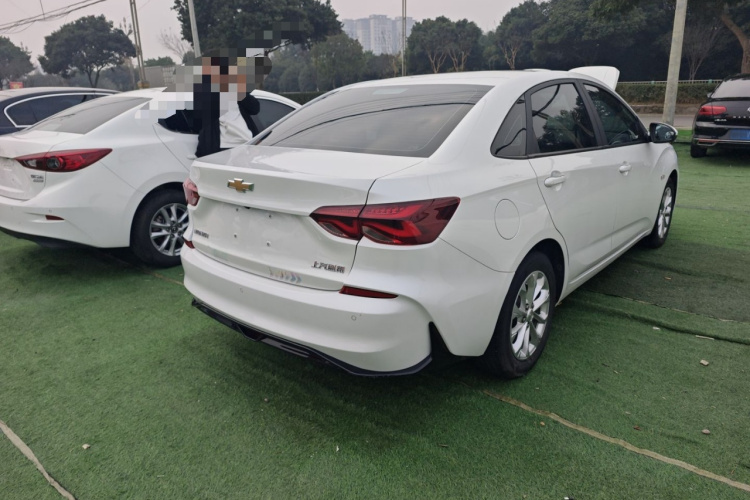 雪佛兰 科鲁泽 2024款 1.5L 双离合悦享版车身外观7