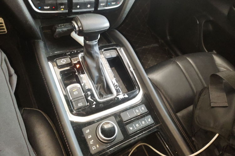 广汽传祺 传祺GS8 2017款 320T 四驱豪华智联版（七座）局部细节18