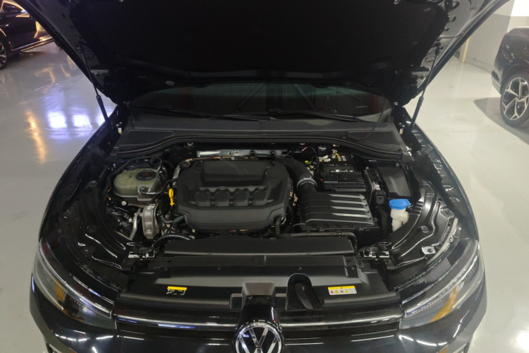 大众 帕萨特 2025款 Pro 380TSI 龙尊版机舱底盘24