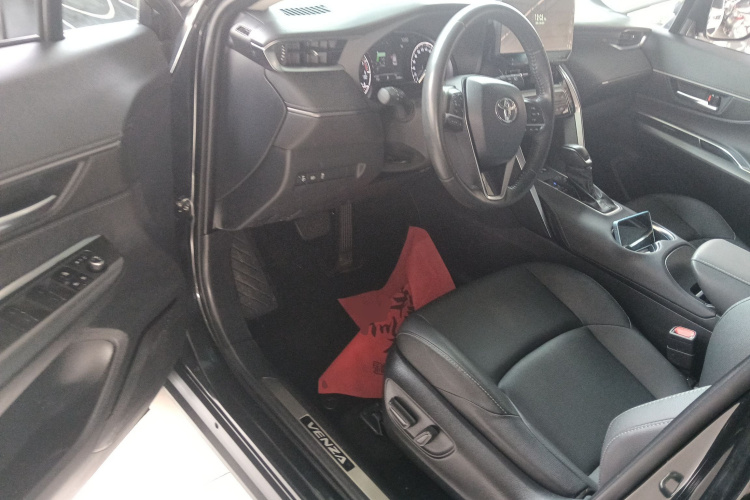 丰田 威飒 2023款 2.0L CVT两驱豪华版中控内饰7003