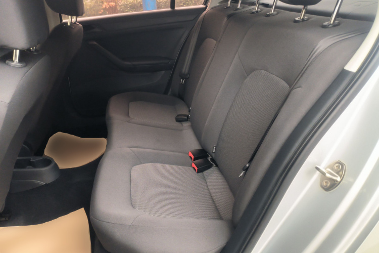 大众 捷达 2017款 1.5L 手动时尚型中控内饰21