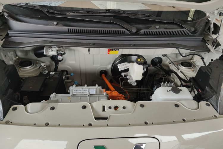 五菱汽车 宏光MINIEV 2025款 四门版 进阶款机舱底盘24