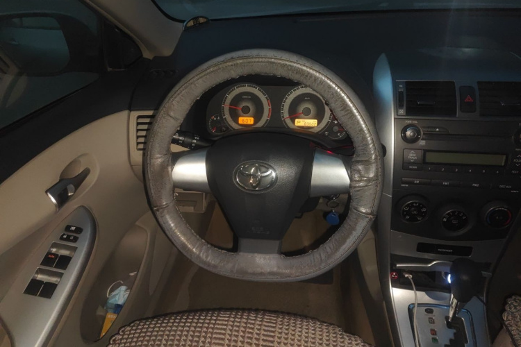 丰田 卡罗拉 2011款 1.6L 自动GL局部细节13