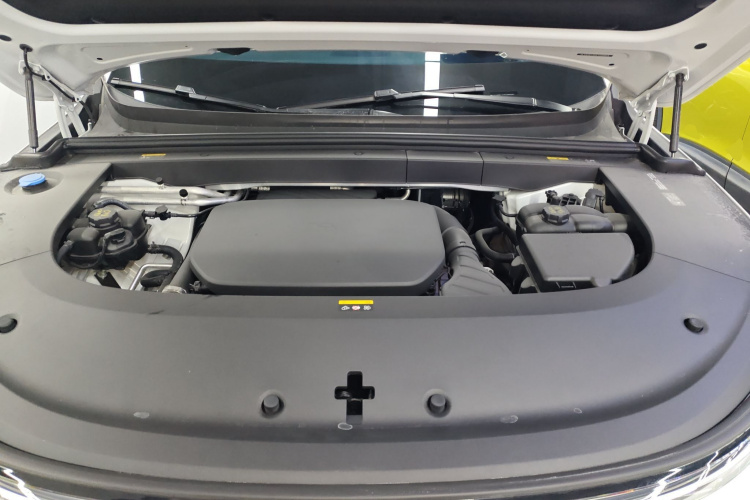 理想汽车 理想L6 2024款 Pro机舱底盘24