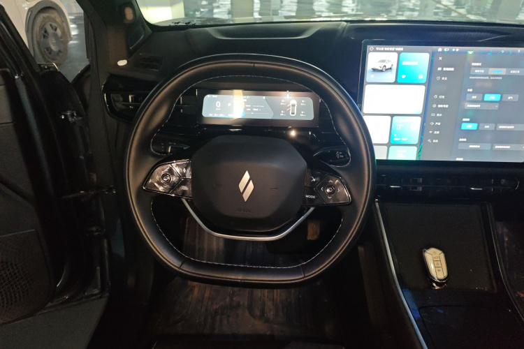 睿蓝汽车 睿蓝7 2023款 605km 逐风中控内饰13