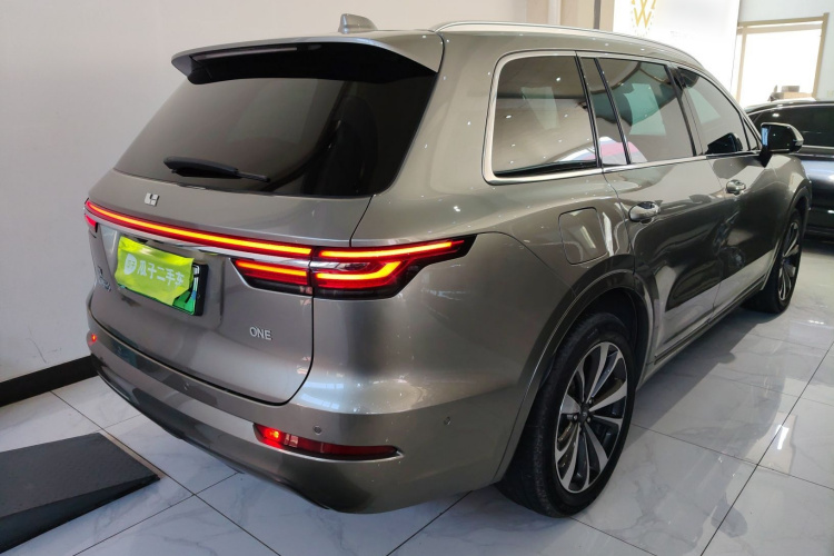 理想汽车 理想ONE 2021款 增程6座版车身外观7