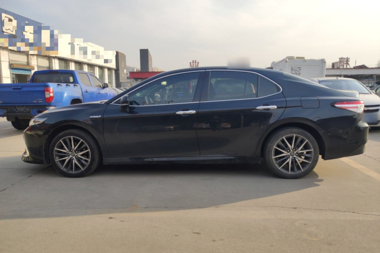 丰田 凯美瑞 2021款 双擎 2.5HG 豪华版车身外观4