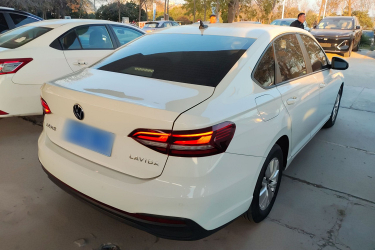 大众 朗逸 2023款 1.5L 自动得逸版车身外观7