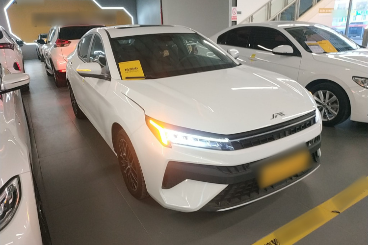 江淮汽车 江淮A5 PLUS 2023款 1.5T 自动豪华型车身外观3