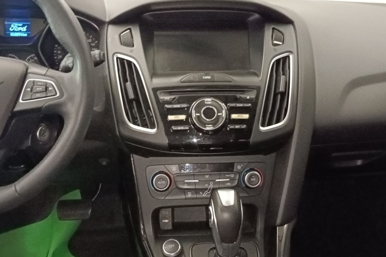 福特 福克斯 2017款 两厢 1.6L 自动风尚型智行版局部细节16