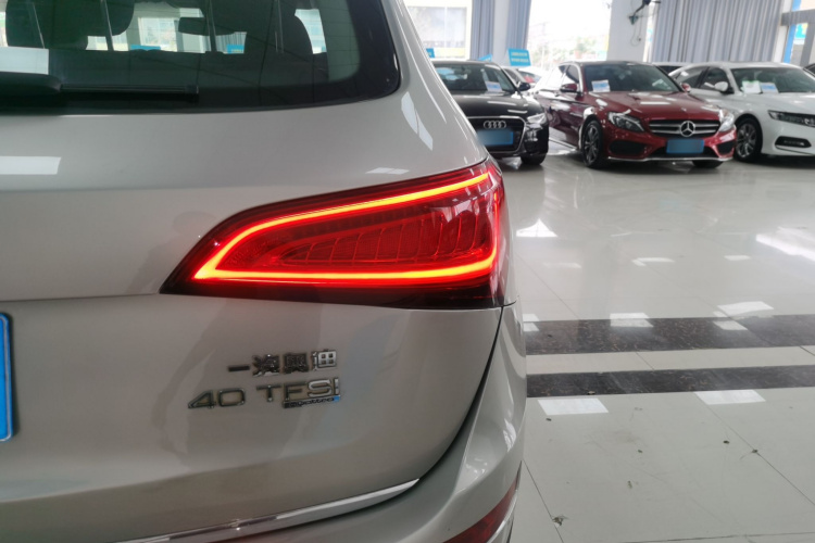 奥迪Q5 2016款 40 TFSI 进取型车身外观9