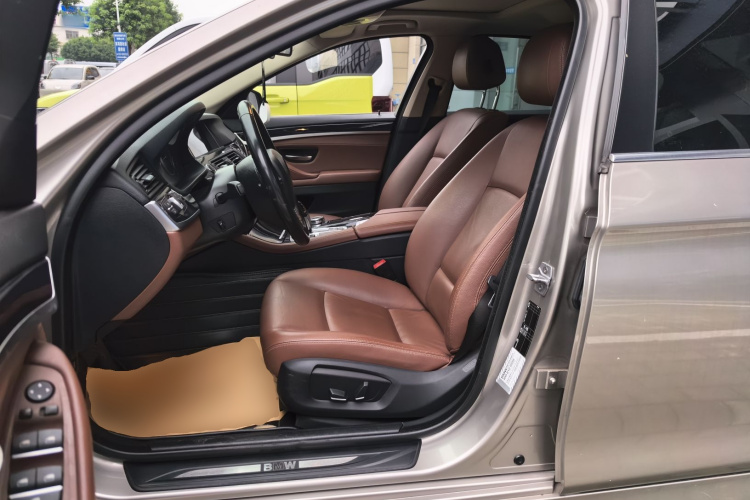 宝马5系 2017款 520Li 典雅型局部细节19