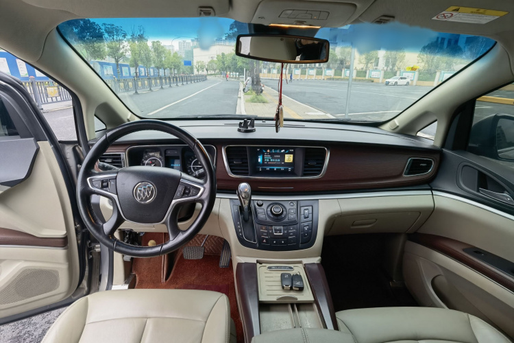 别克GL8 2018款 28T 豪华型 国VI中控内饰7002