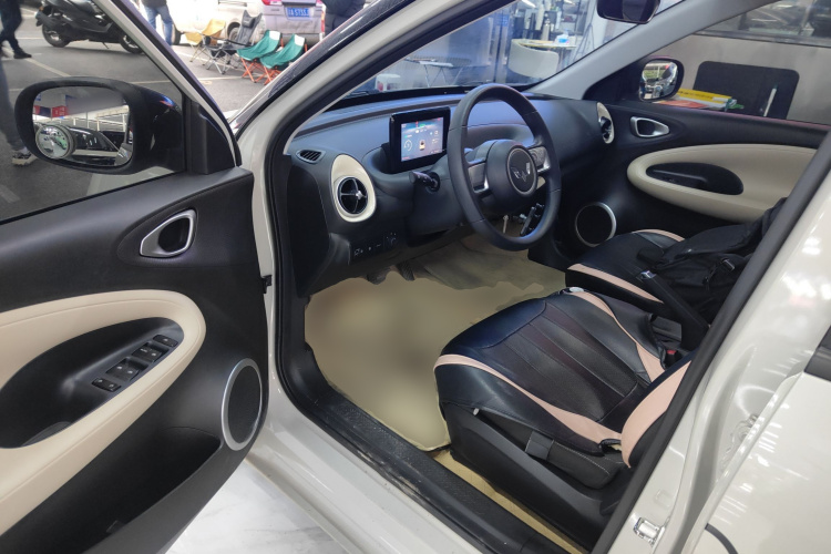 五菱汽车 五菱缤果 2023款 203km 轻享款中控内饰20