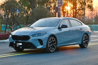 宝马2系 2025款 225L M运动曜夜套装