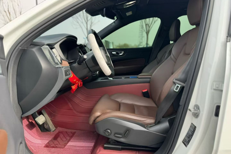 沃尔沃XC60 2024款 B5 四驱智远豪华版车身外观6003